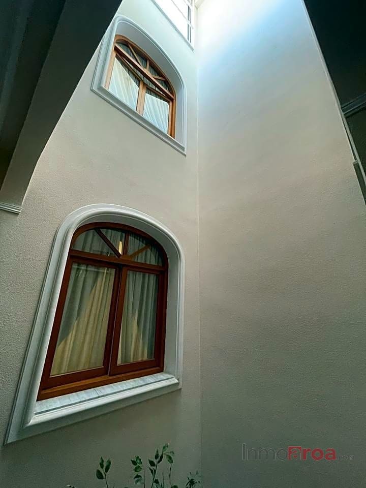 5 soveværelse Villa til salg i Castello de la Plana - € 600.000 (Ref: 8263918)