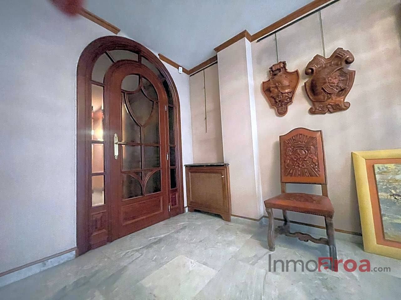 5 soveværelse Villa til salg i Castello de la Plana - € 600.000 (Ref: 8263918)