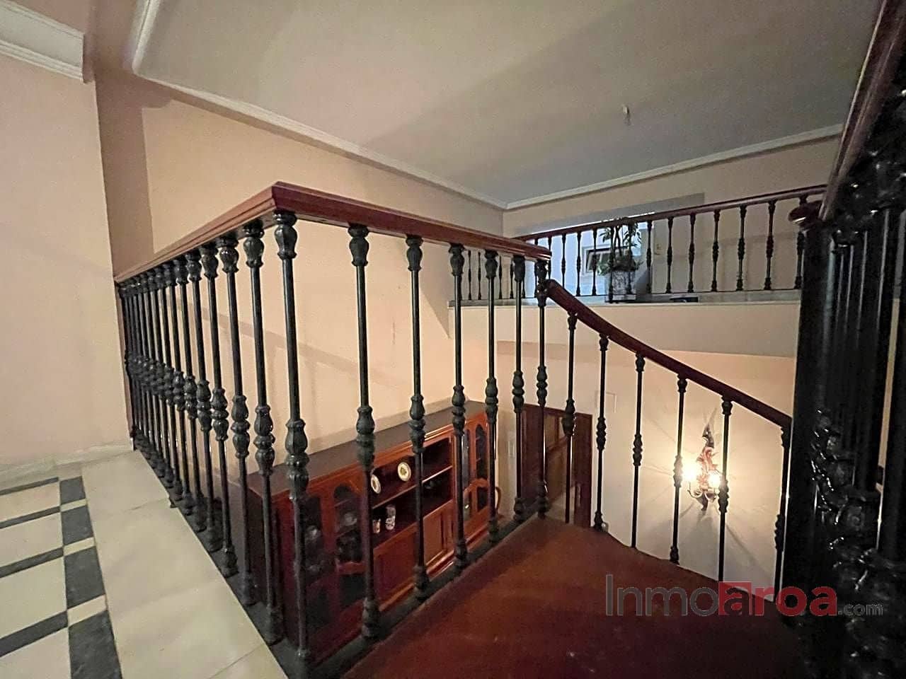 5 soveværelse Villa til salg i Castello de la Plana - € 600.000 (Ref: 8263918)