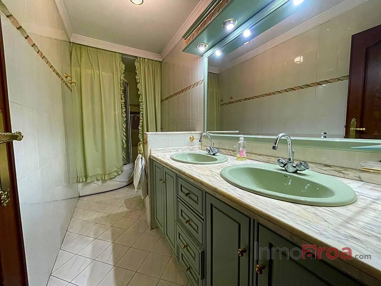 5 soveværelse Villa til salg i Castello de la Plana - € 600.000 (Ref: 8263918)