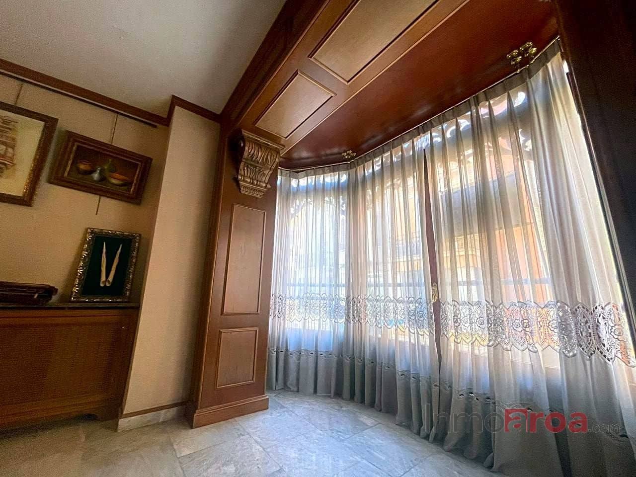 5 soveværelse Villa til salg i Castello de la Plana - € 600.000 (Ref: 8263918)