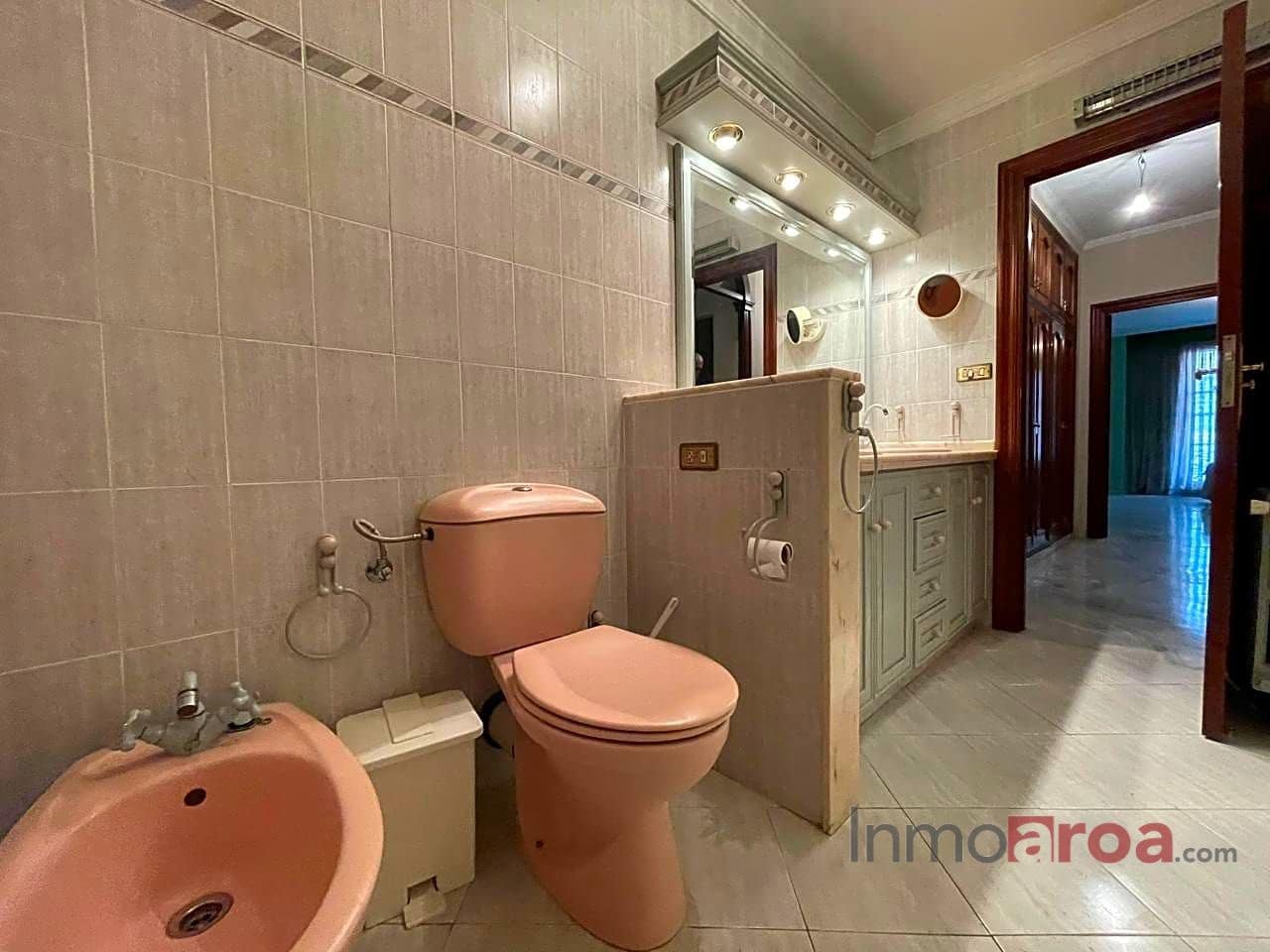 5 soveværelse Villa til salg i Castello de la Plana - € 600.000 (Ref: 8263918)