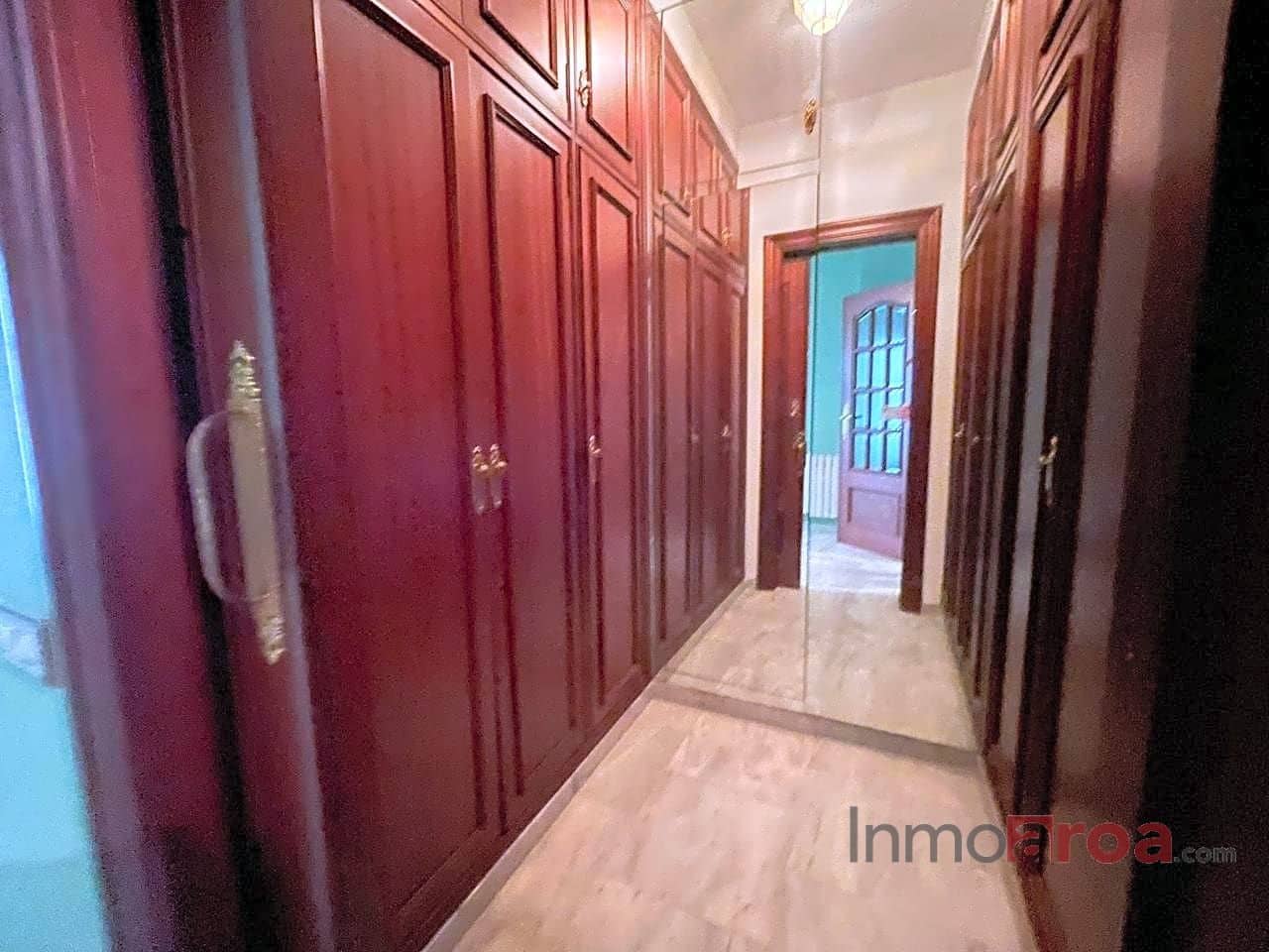 5 soveværelse Villa til salg i Castello de la Plana - € 600.000 (Ref: 8263918)