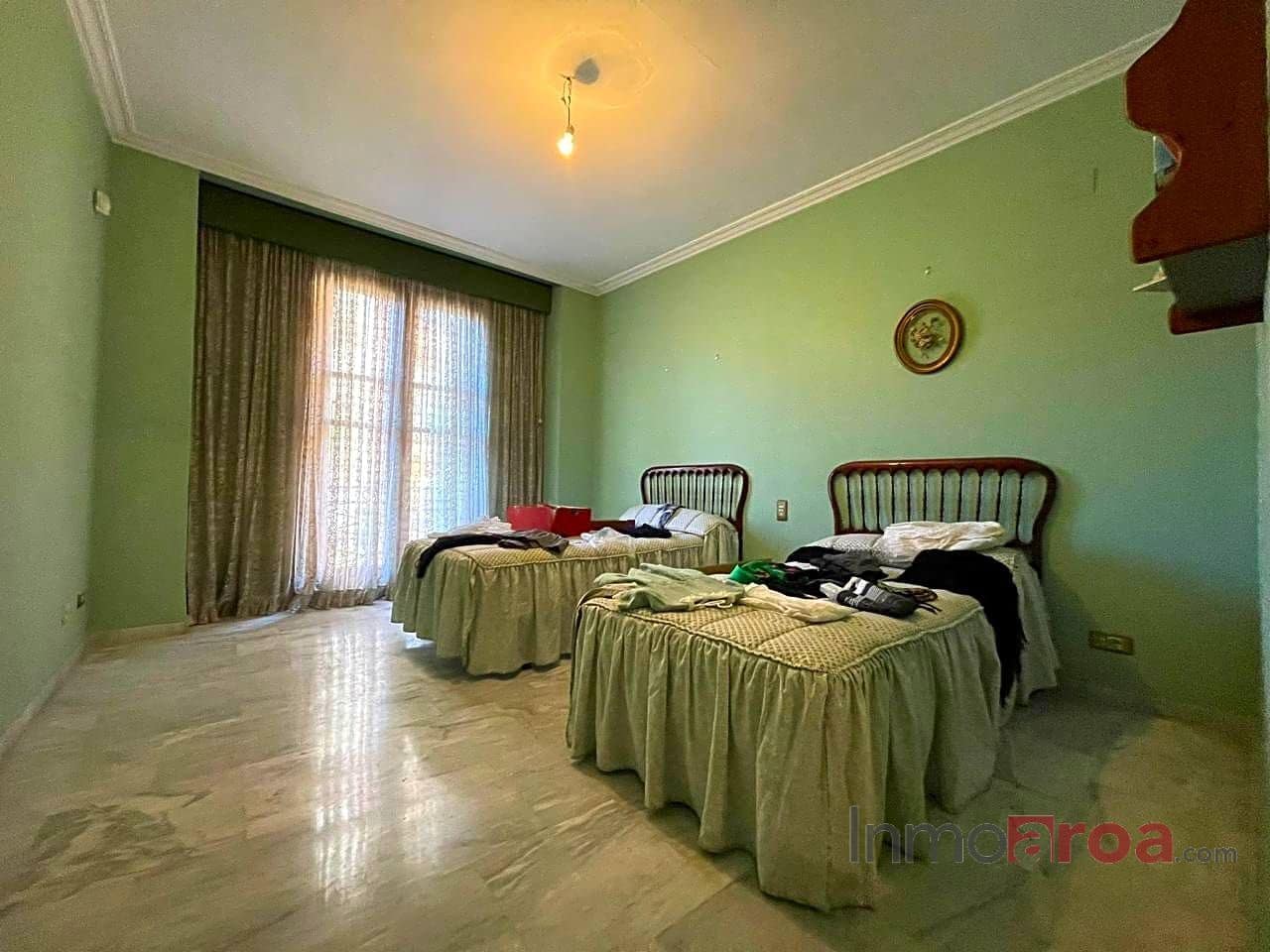 5 soveværelse Villa til salg i Castello de la Plana - € 600.000 (Ref: 8263918)