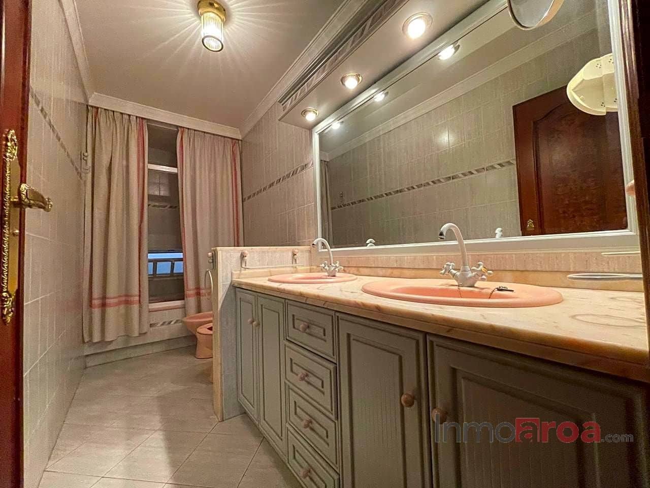 5 soveværelse Villa til salg i Castello de la Plana - € 600.000 (Ref: 8263918)