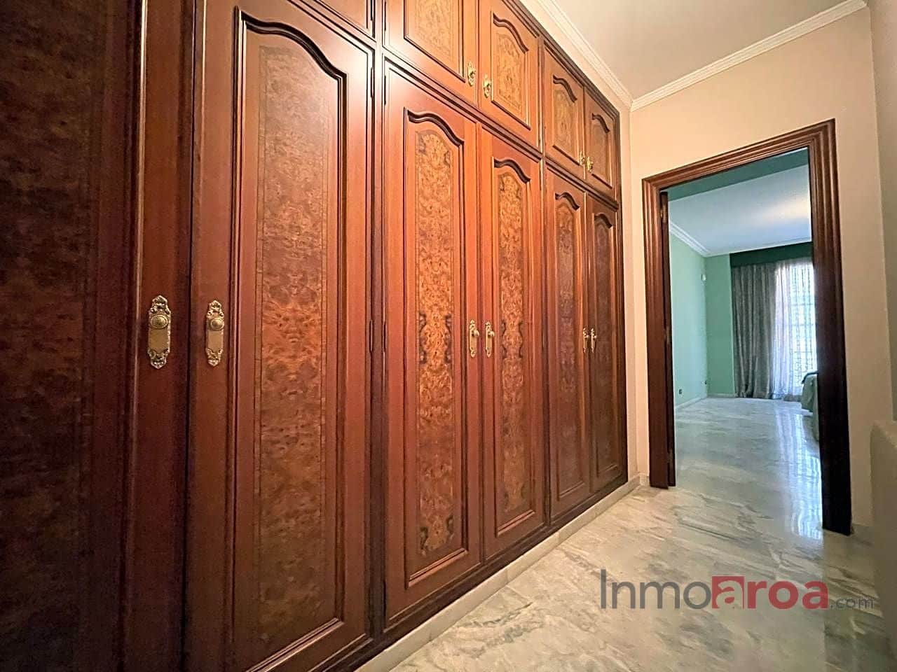 5 soveværelse Villa til salg i Castello de la Plana - € 600.000 (Ref: 8263918)