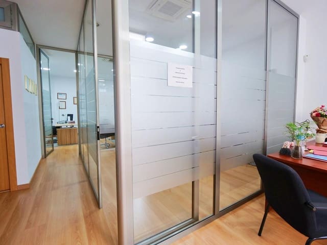 2 bedroom Office for rent in Bétera - € 300 (Ref: 8343984)