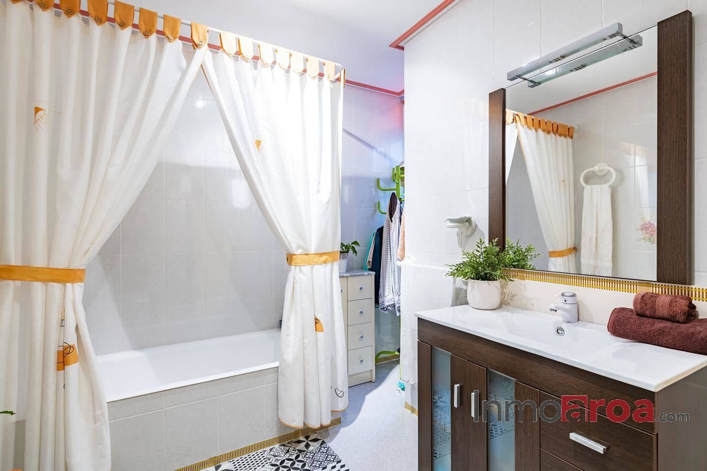 5 soveværelse Villa til salg i La Vall d'Uixo med garage - € 259.000 (Ref: 8393542)