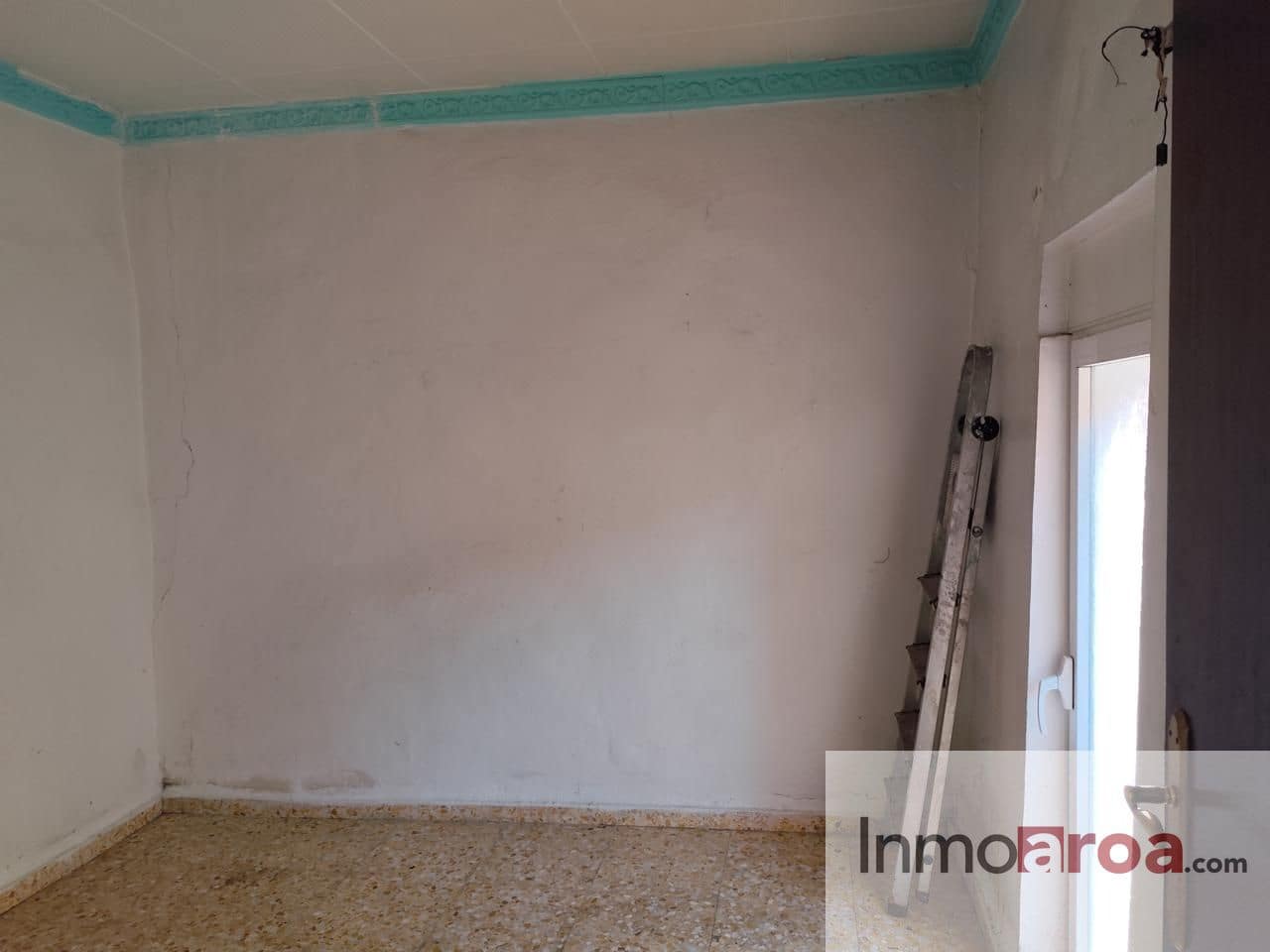 3 bedroom Flat for sale in Gatova - € 50,000 (Ref: 8902748)