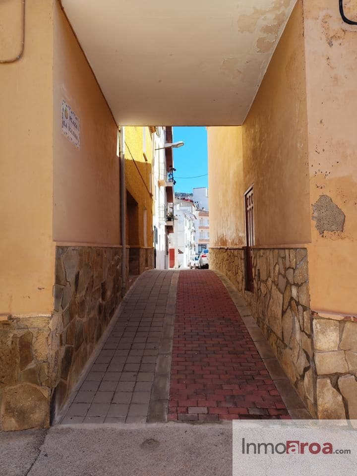 3 bedroom Flat for sale in Gatova - € 50,000 (Ref: 8902748)