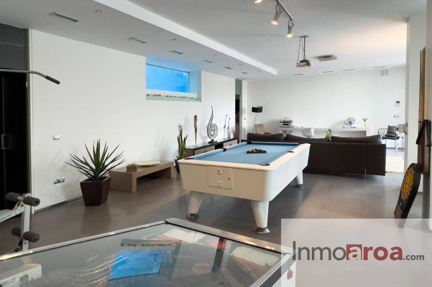 Villa/Maison de 4 chambres à louer à Benicassim avec piscine garage - 5 900 € (Ref: 9009899)