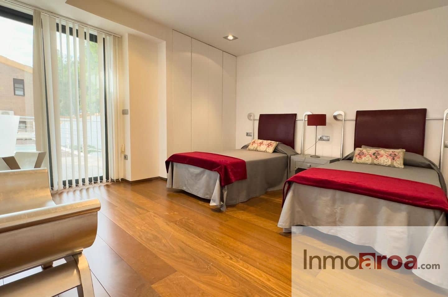 Villa/Maison de 4 chambres à louer à Benicassim avec piscine garage - 5 900 € (Ref: 9009899)