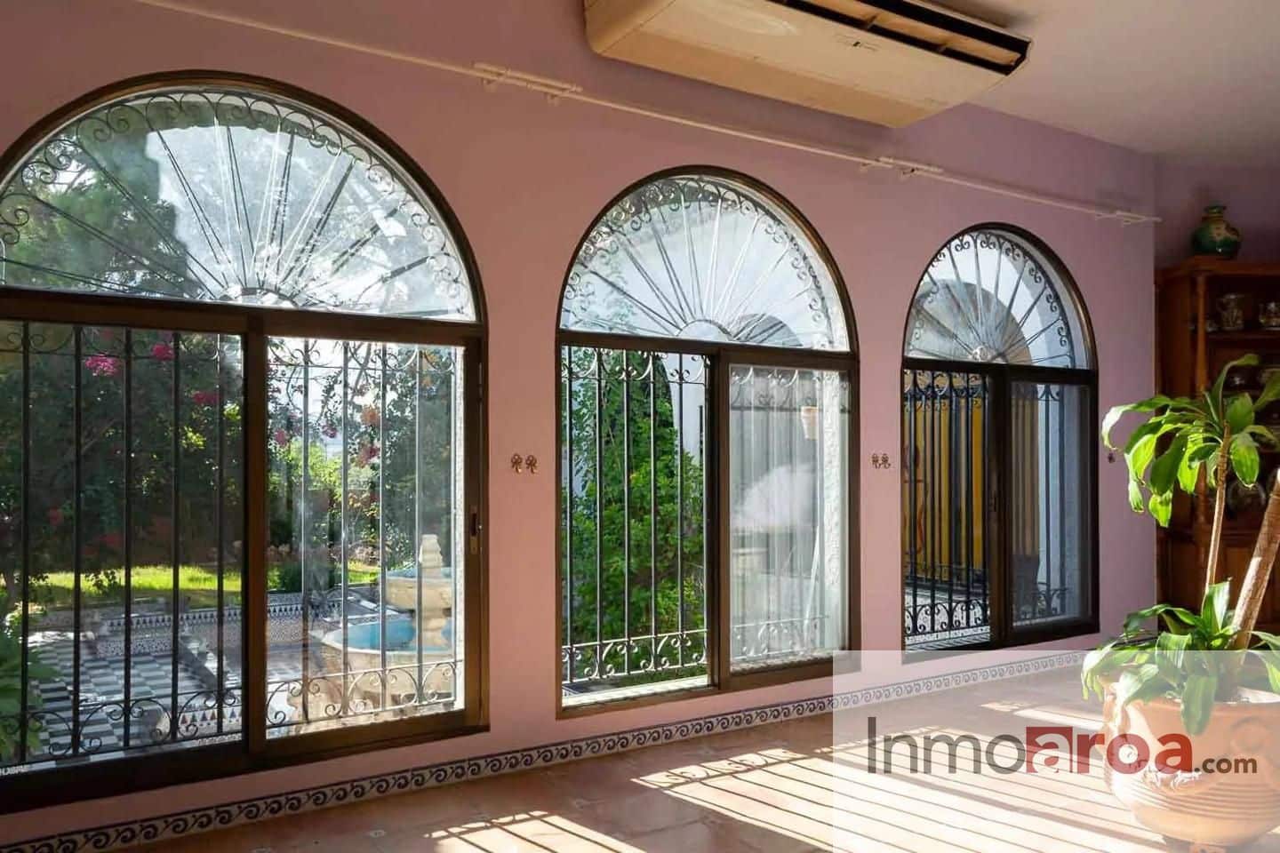 7 soveværelse Villa til salg i La Pobla de Vallbona med swimmingpool garage - € 830.000 (Ref: 9074684)