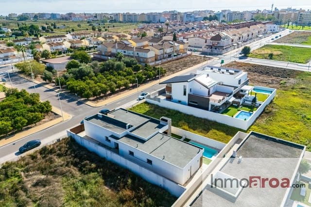 5 soveværelse Villa til salg i Moncofa med swimmingpool garage - € 649.000 (Ref: 9250649)