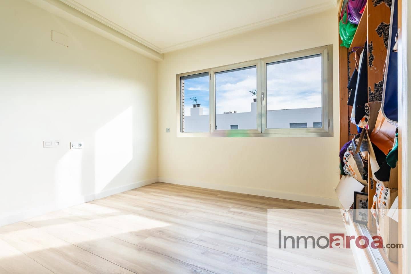 5 soveværelse Villa til salg i Castello de la Plana med swimmingpool garage - € 675.000 (Ref: 9329815)