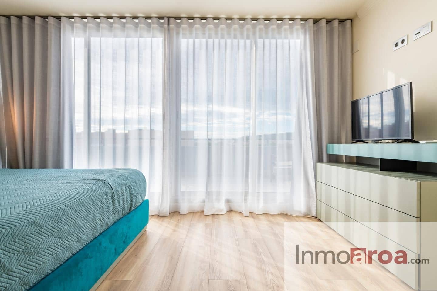 5 soveværelse Villa til salg i Castello de la Plana med swimmingpool garage - € 675.000 (Ref: 9329815)