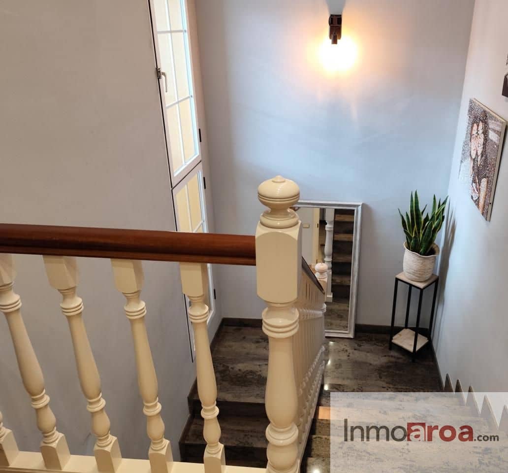 4 soveværelse Villa til salg i Serra med swimmingpool garage - € 598.000 (Ref: 9431152)