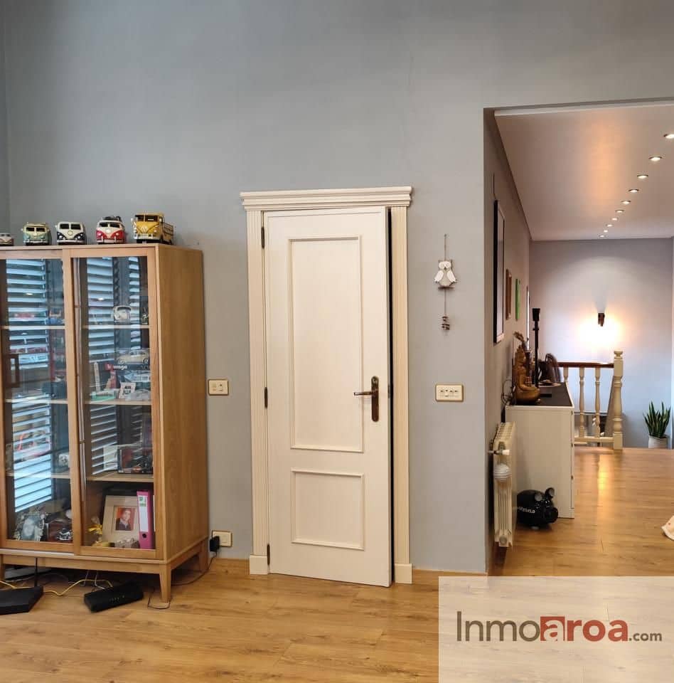 4 soveværelse Villa til salg i Serra med swimmingpool garage - € 598.000 (Ref: 9431152)