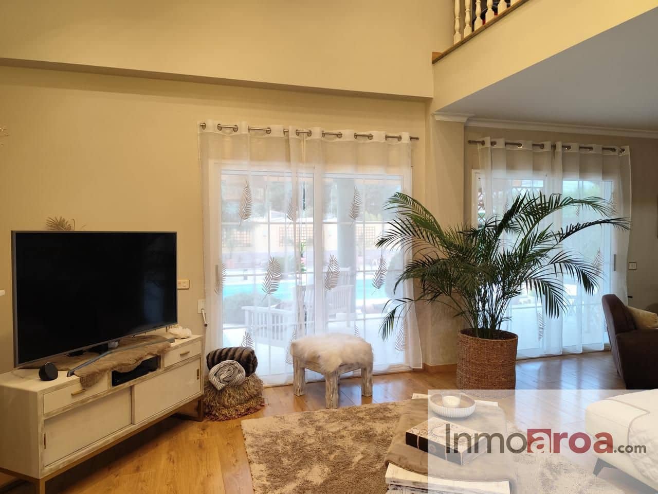 4 soveværelse Villa til salg i Serra med swimmingpool garage - € 598.000 (Ref: 9431152)