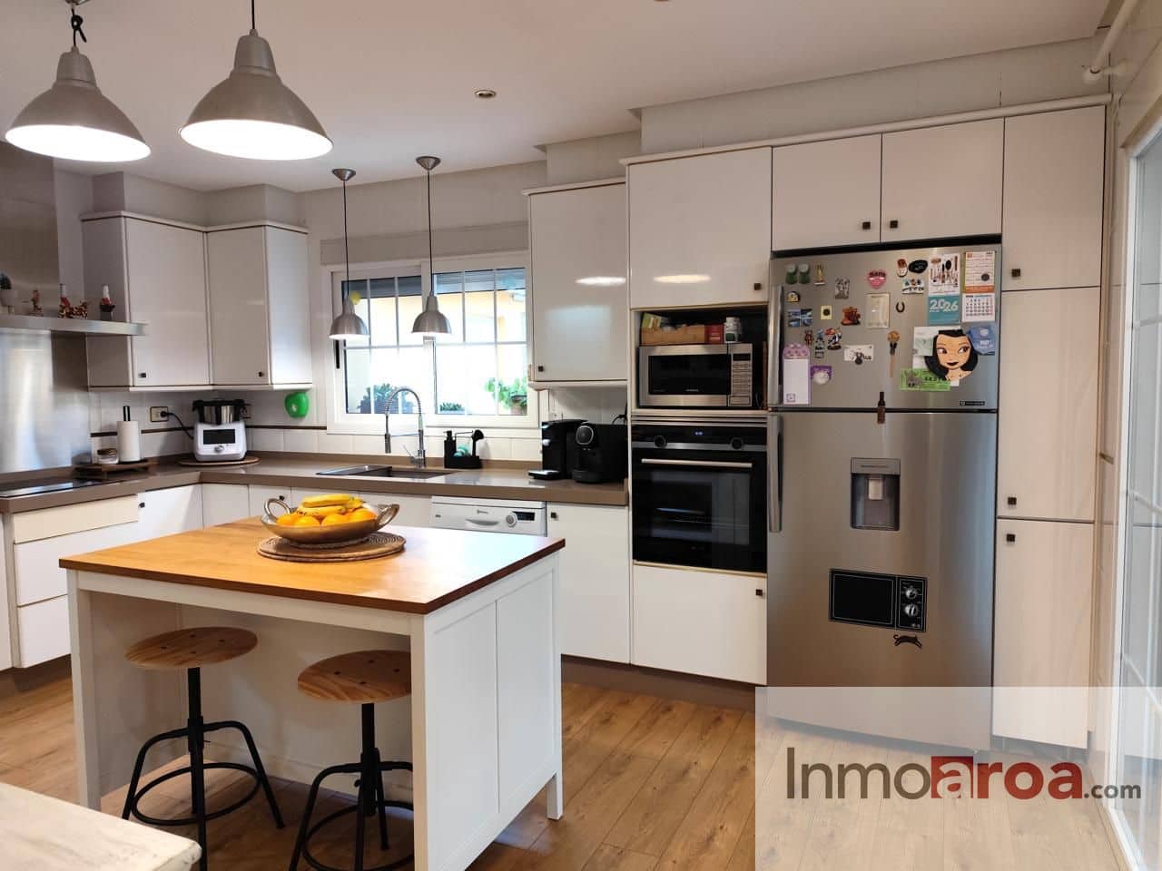 4 soveværelse Villa til salg i Serra med swimmingpool garage - € 598.000 (Ref: 9431152)