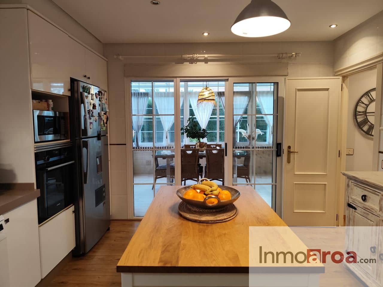 4 soveværelse Villa til salg i Serra med swimmingpool garage - € 598.000 (Ref: 9431152)