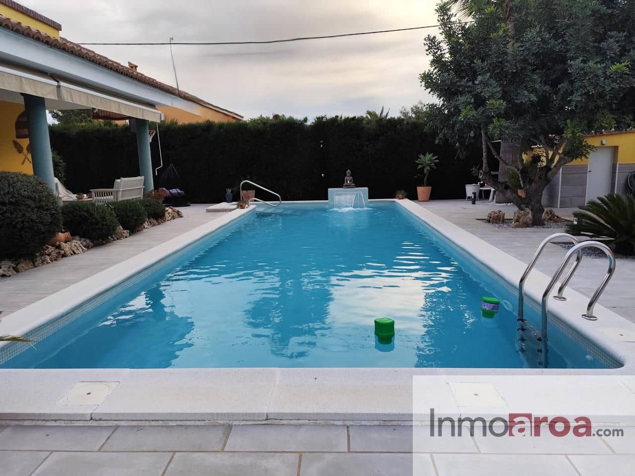 4 soveværelse Villa til salg i Serra med swimmingpool garage - € 598.000 (Ref: 9431152)