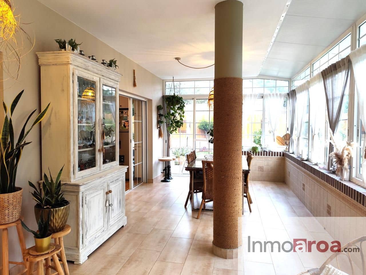 4 soveværelse Villa til salg i Serra med swimmingpool garage - € 598.000 (Ref: 9431152)