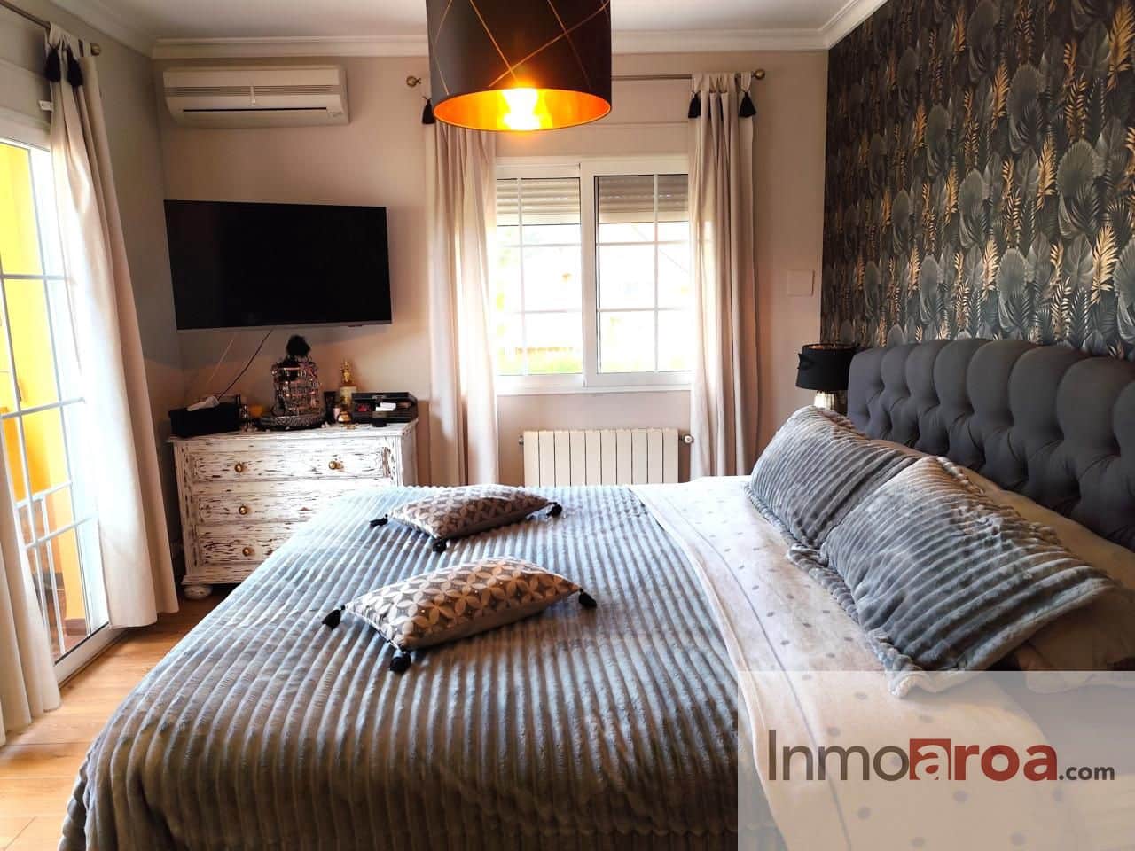 4 soveværelse Villa til salg i Serra med swimmingpool garage - € 598.000 (Ref: 9431152)