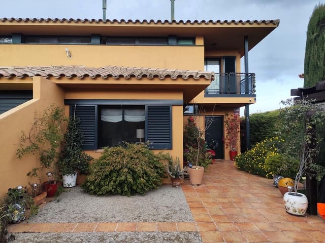 4 quarto Moradia para venda em Navata com piscina garagem - 435 000 € (Ref: 9498128)