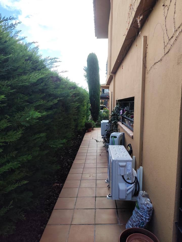 4 bedroom Villa for sale in Navata with pool garage - € 435,000 (Ref: 9498128)