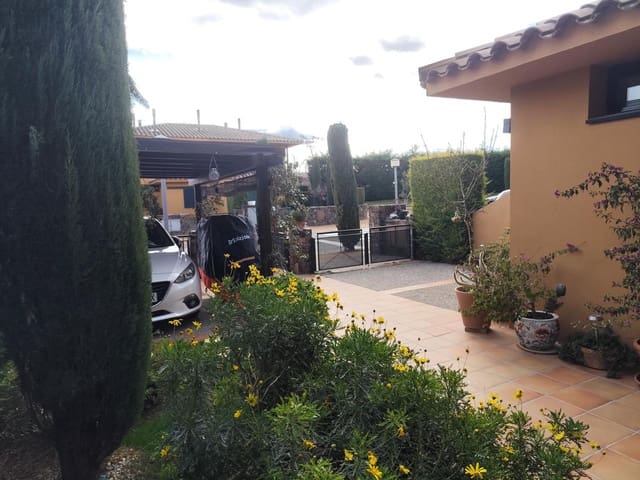 4 quarto Moradia para venda em Navata com piscina garagem - 435 000 € (Ref: 9498128)