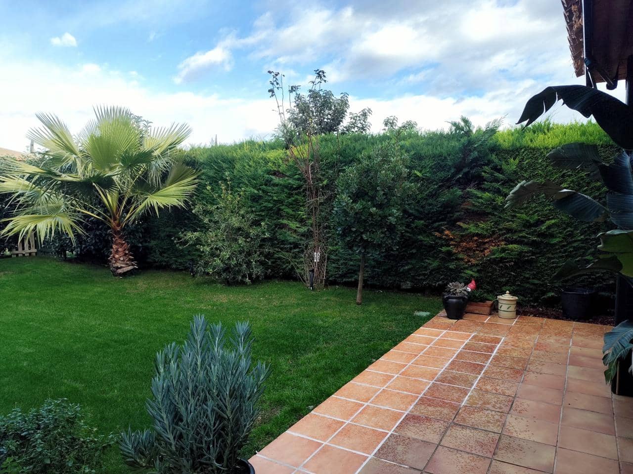 4 bedroom Villa for sale in Navata with pool garage - € 435,000 (Ref: 9498128)