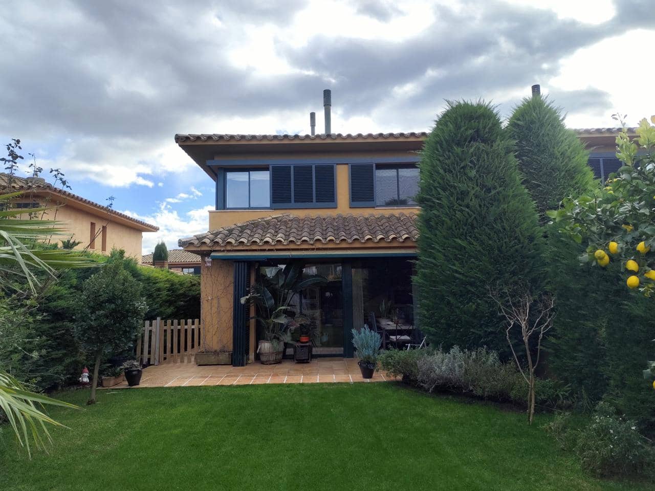 4 bedroom Villa for sale in Navata with pool garage - € 435,000 (Ref: 9498128)