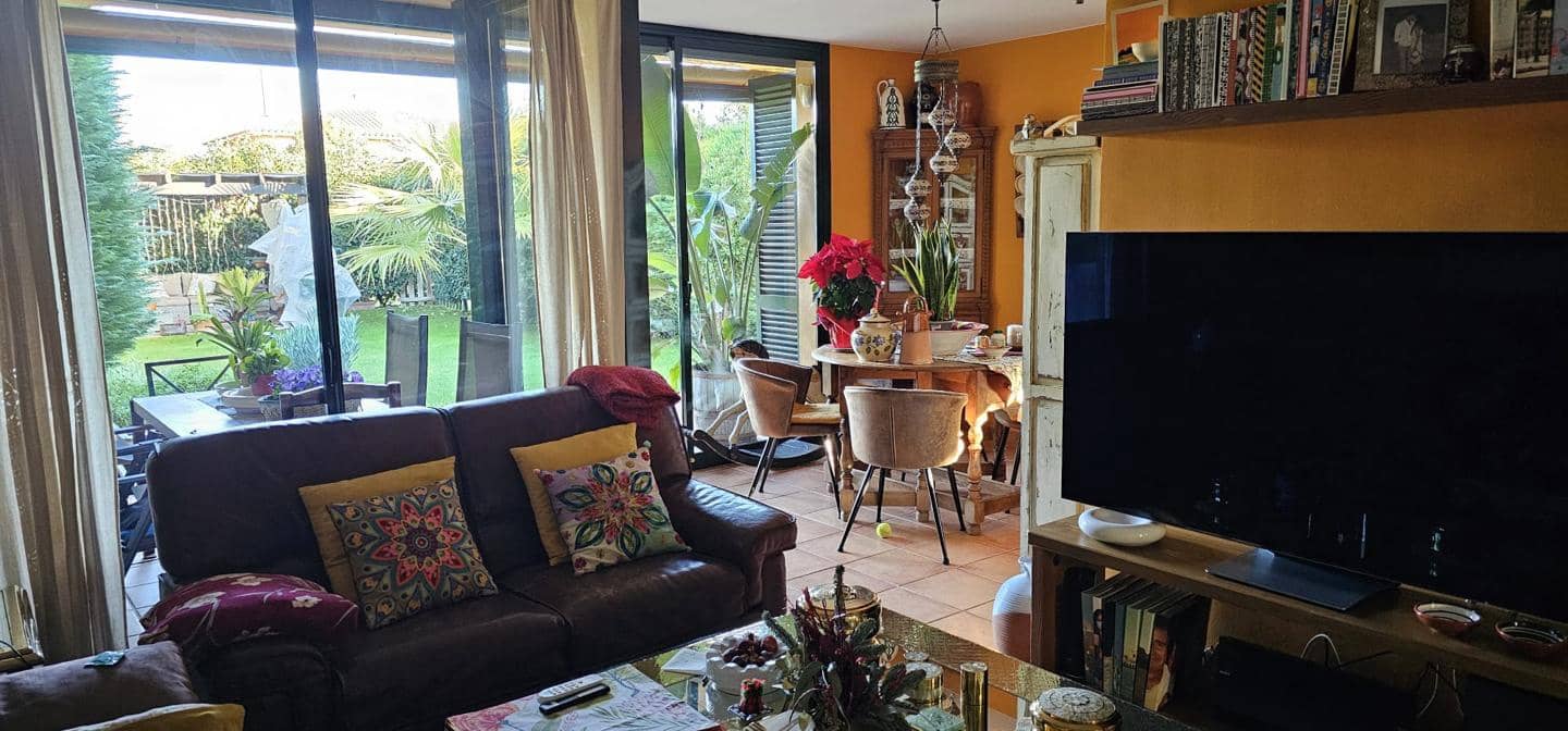 4 bedroom Villa for sale in Navata with pool garage - € 435,000 (Ref: 9498128)