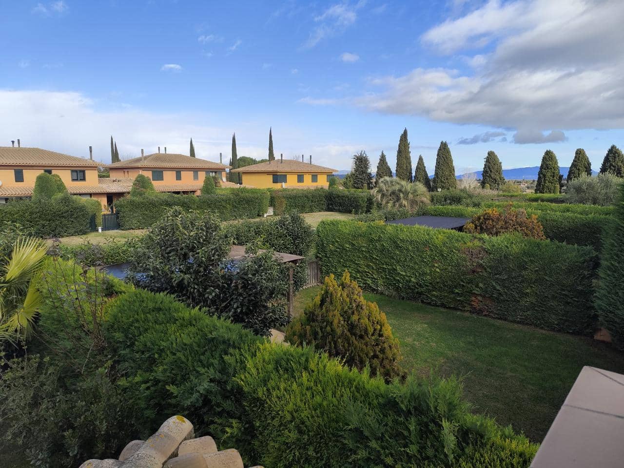 4 bedroom Villa for sale in Navata with pool garage - € 435,000 (Ref: 9498128)