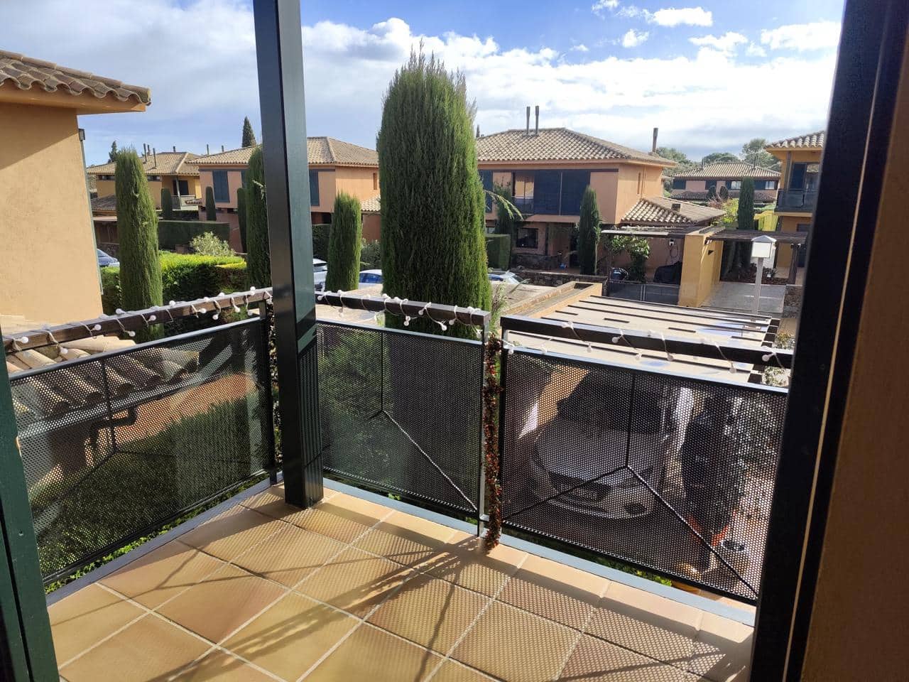 4 bedroom Villa for sale in Navata with pool garage - € 435,000 (Ref: 9498128)