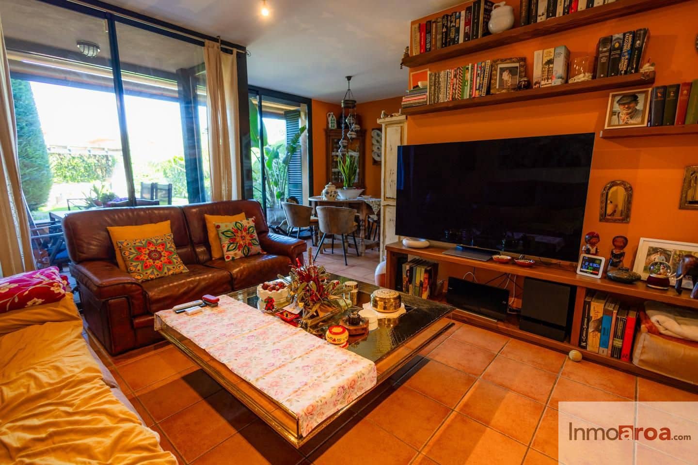 4 bedroom Villa for sale in Navata with pool garage - € 420,000 (Ref: 9498128)