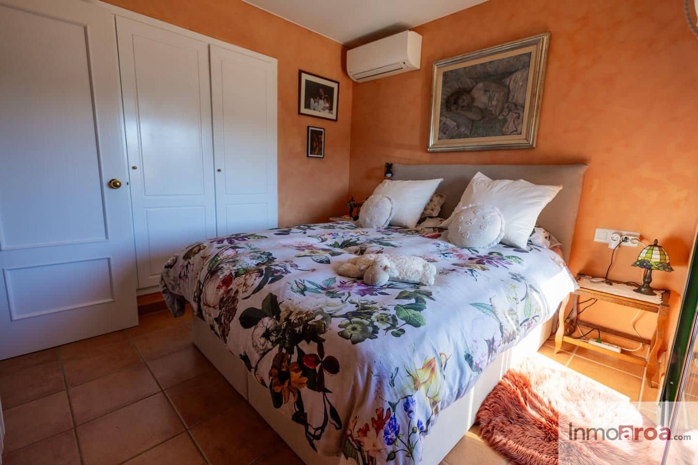 4 bedroom Villa for sale in Navata with pool garage - € 420,000 (Ref: 9498128)