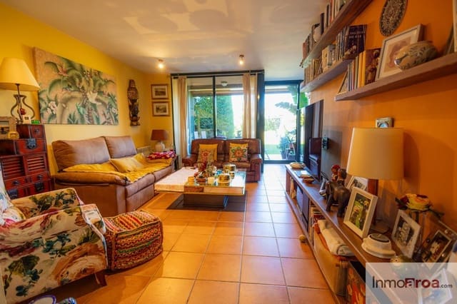4 bedroom Villa for sale in Navata with pool garage - € 420,000 (Ref: 9498128)