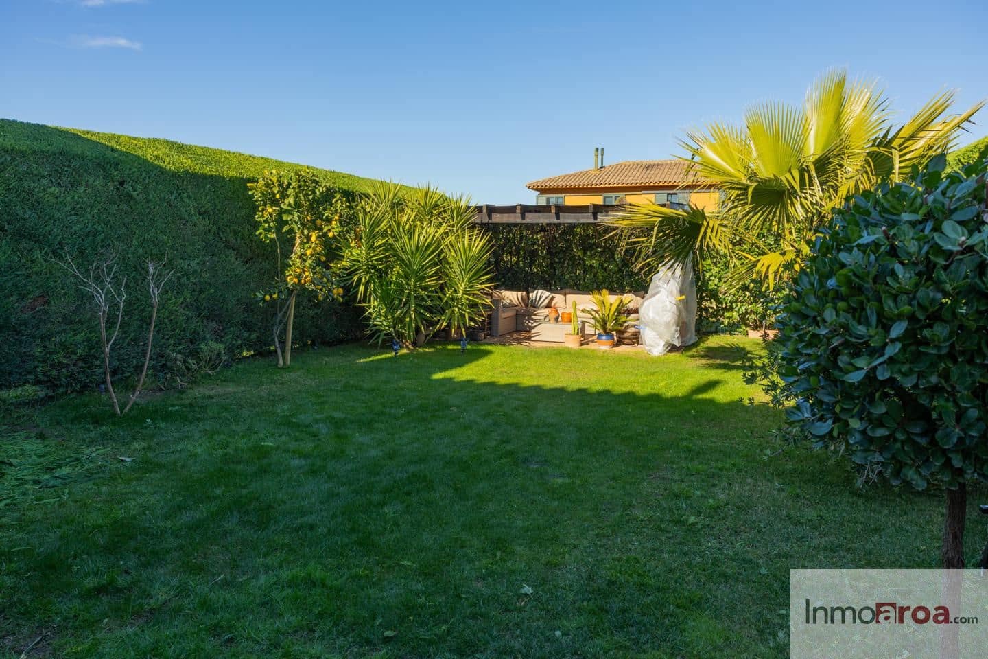 4 bedroom Villa for sale in Navata with pool garage - € 420,000 (Ref: 9498128)