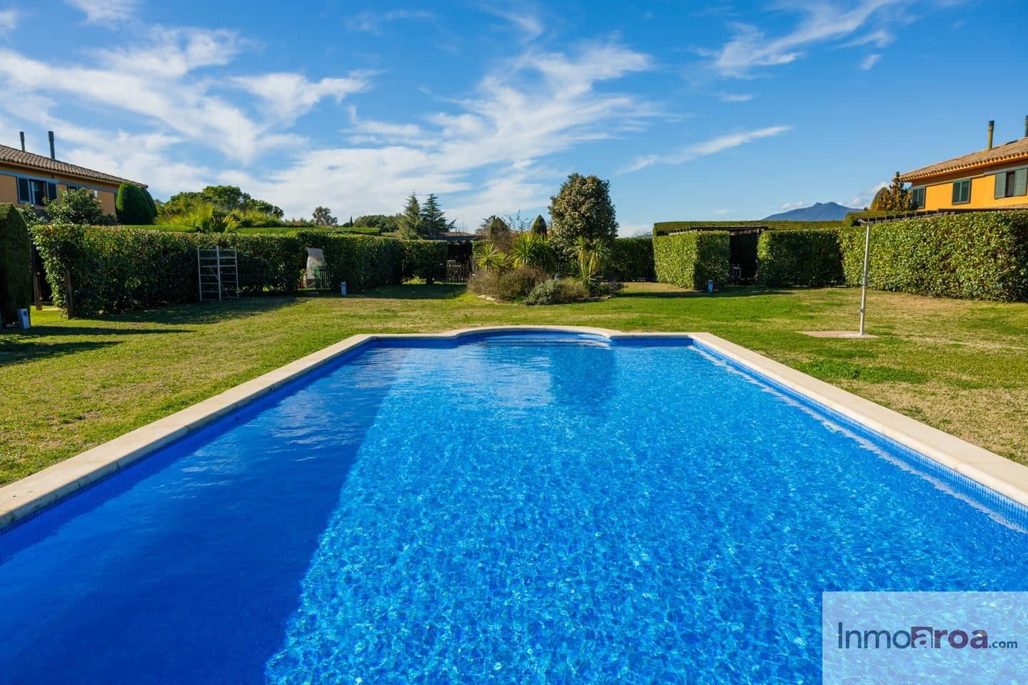4 bedroom Villa for sale in Navata with pool garage - € 420,000 (Ref: 9498128)