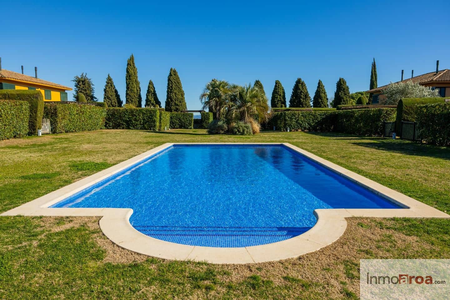 4 bedroom Villa for sale in Navata with pool garage - € 420,000 (Ref: 9498128)