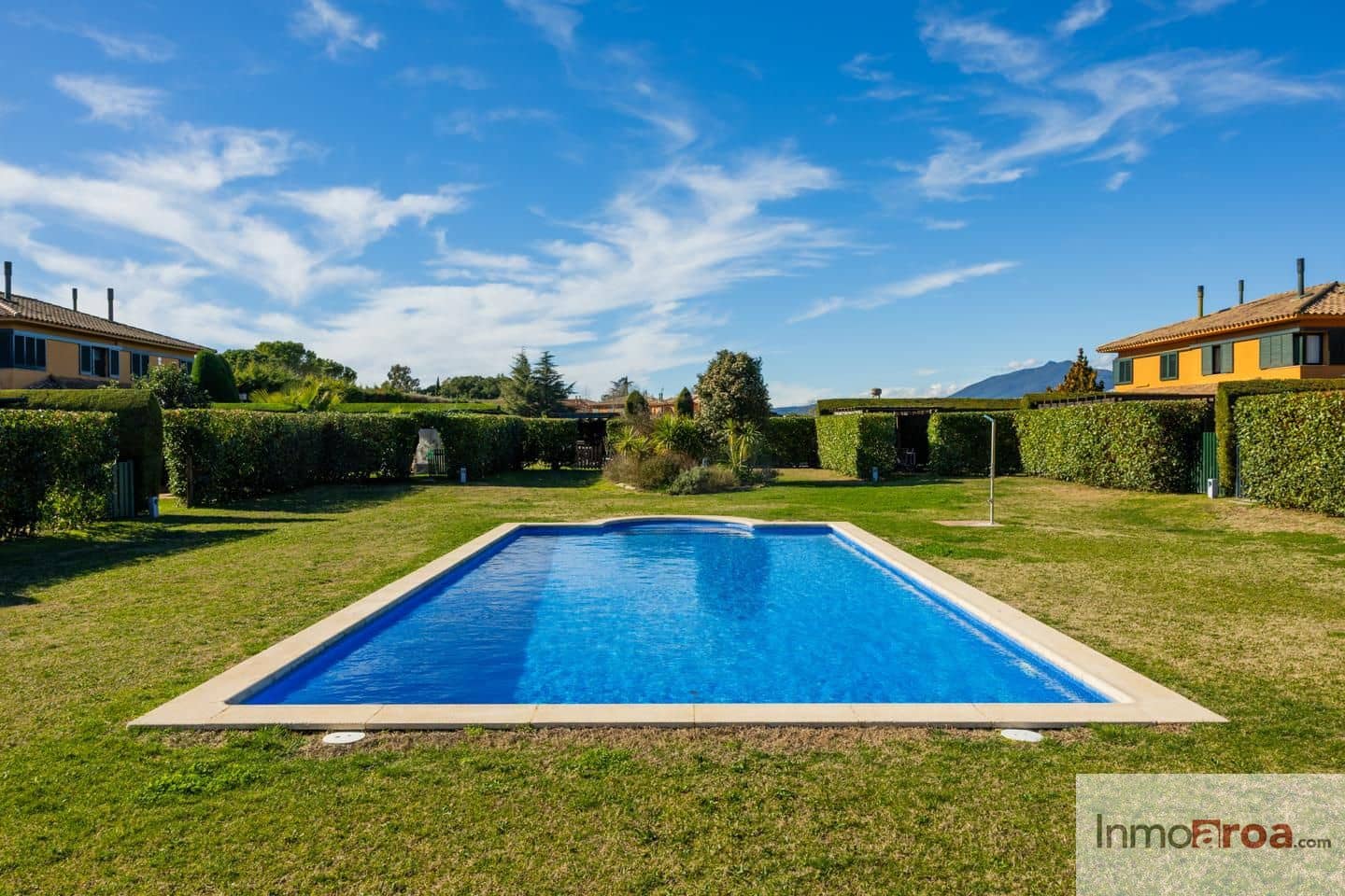 4 bedroom Villa for sale in Navata with pool garage - € 420,000 (Ref: 9498128)