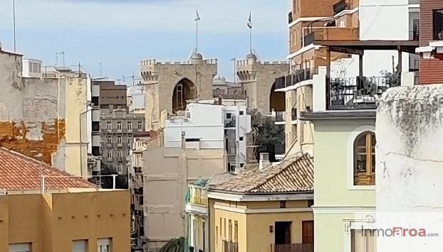 1 slaapkamer Flat te koop in Valencia stad - € 270.000 (Ref: 9558576)