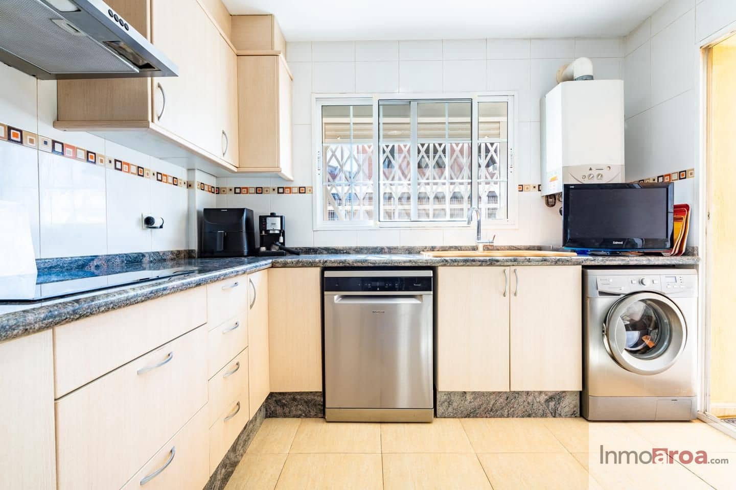 4 makuuhuone Huvila myytävänä paikassa Betera mukana 
autotalli - 440 000 € (Ref: 9587992)