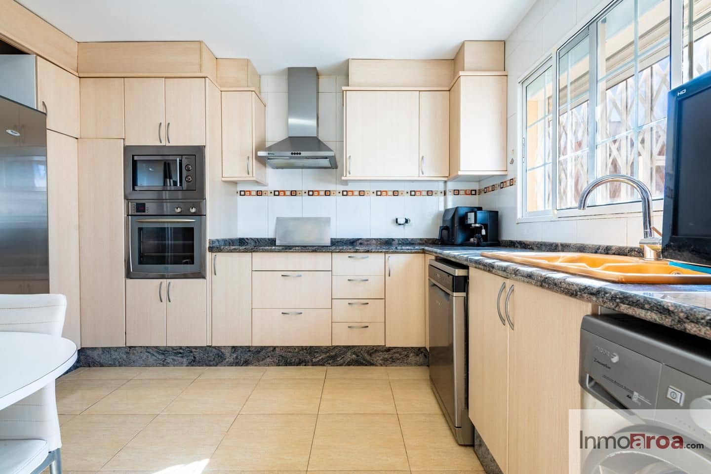 4 makuuhuone Huvila myytävänä paikassa Betera mukana 
autotalli - 440 000 € (Ref: 9587992)