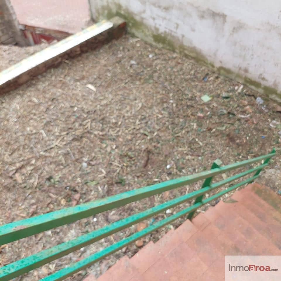 6 bedroom Villa for sale in Gatova - € 105,000 (Ref: 9729792)