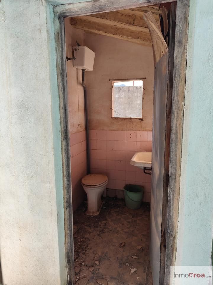 6 bedroom Villa for sale in Gatova - € 105,000 (Ref: 9729792)