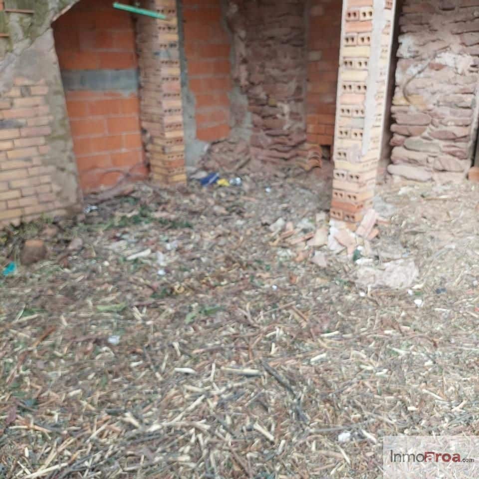 6 bedroom Villa for sale in Gatova - € 105,000 (Ref: 9729792)