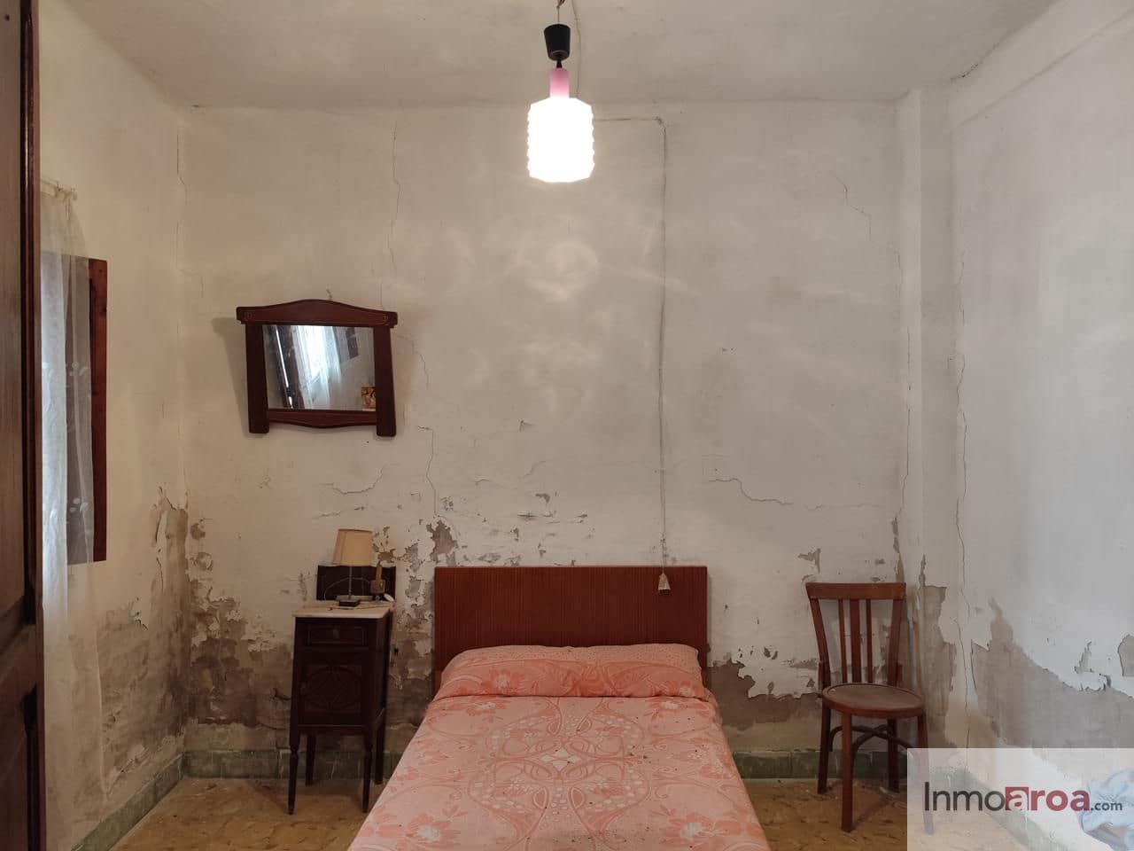 6 bedroom Villa for sale in Gatova - € 105,000 (Ref: 9729792)